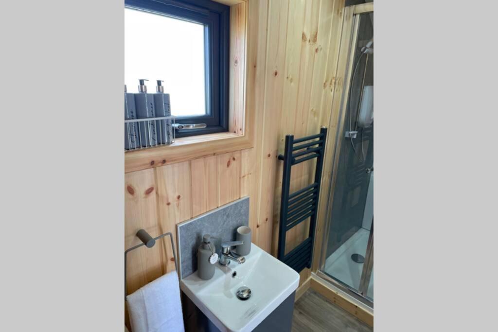 Allt Yelkie Pod Tri, Earlish Екстериор снимка
